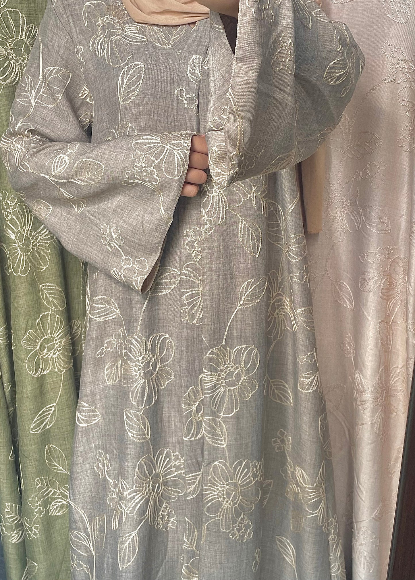 Robe brodée - Taupe